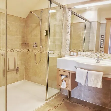 Otel Salvator Iris Porsche 4*