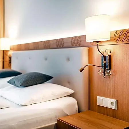 Otel Salvator Iris Porsche 4*