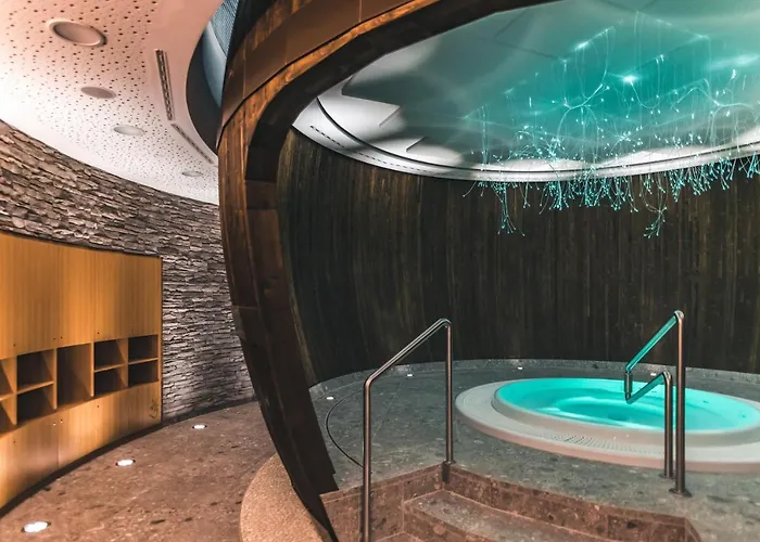 Salvator Iris Porsche 4* فريساش