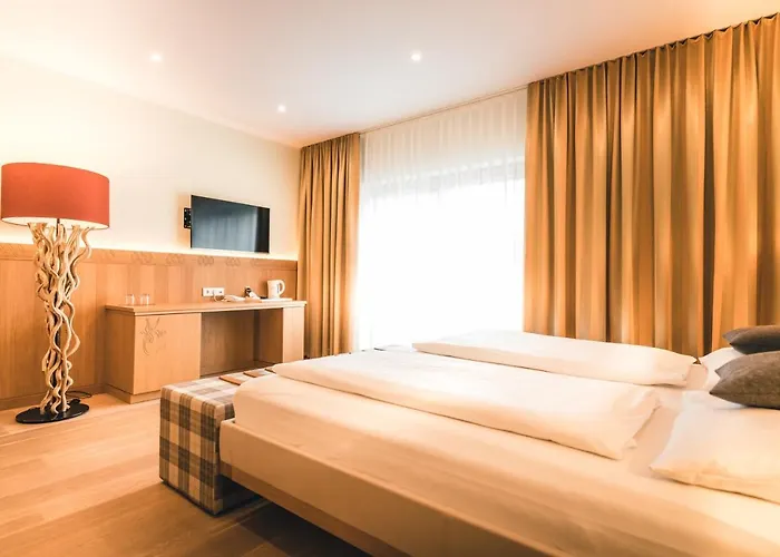 Salvator Iris Porsche فندق فريساش